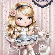 Muñequita Jolie tomando el Te 1