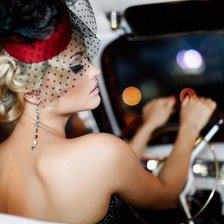 Схема вышивки «девушка в авто»