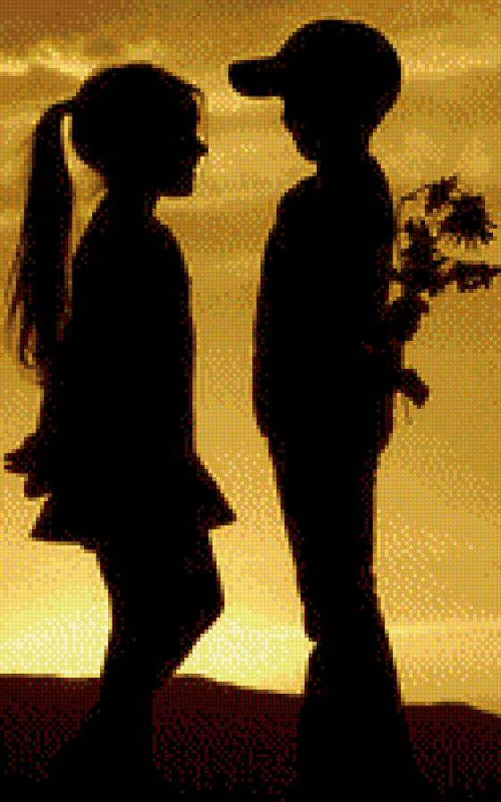 На закате дня - закат, мальчик и девочка, любовь - предпросмотр