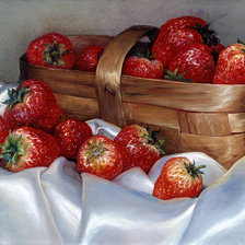 клубника в корзине