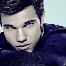 Схема вышивки «Тейлор Лотнер»