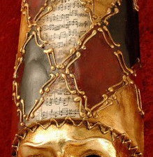 Схема вышивки «Венецианская маска высокая»