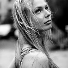 Схема вышивки «Девушка под дождем»