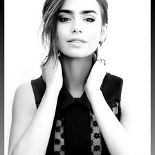 Лили Коллинз