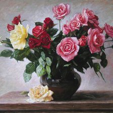 розы в вазе