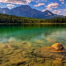 Схема вышивки «Озеро и горы»