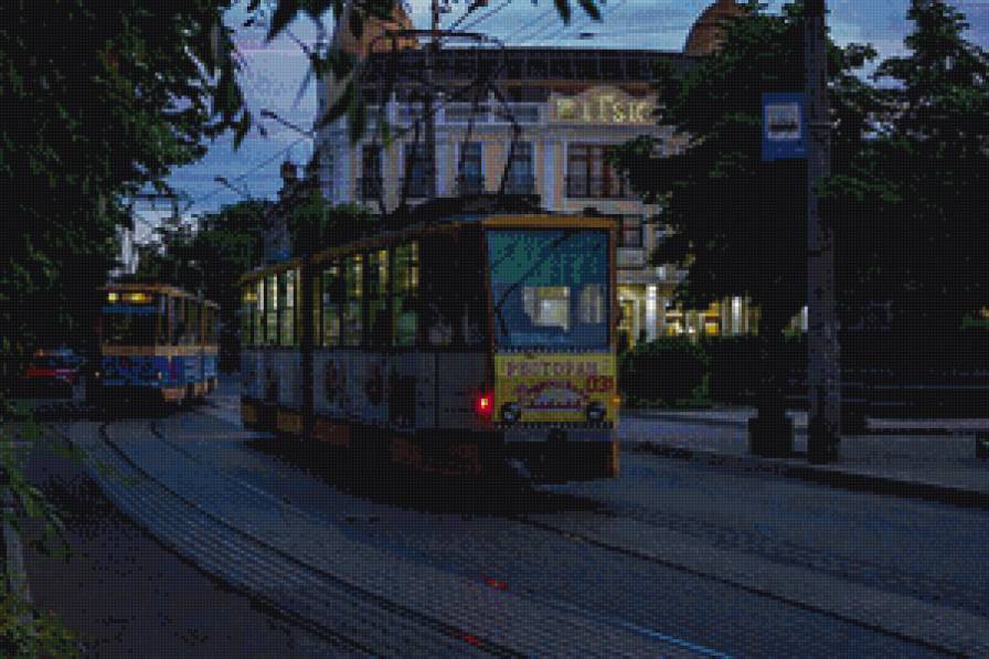 Вечерняя Евпатория - вечер, дорога, трамвай - предпросмотр