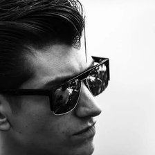 Схема вышивки «Алекс Тернер»