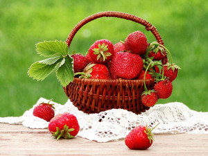 Клубничка - весна, ягода - оригинал