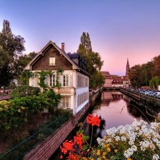 Схема вышивки «домик у реки»