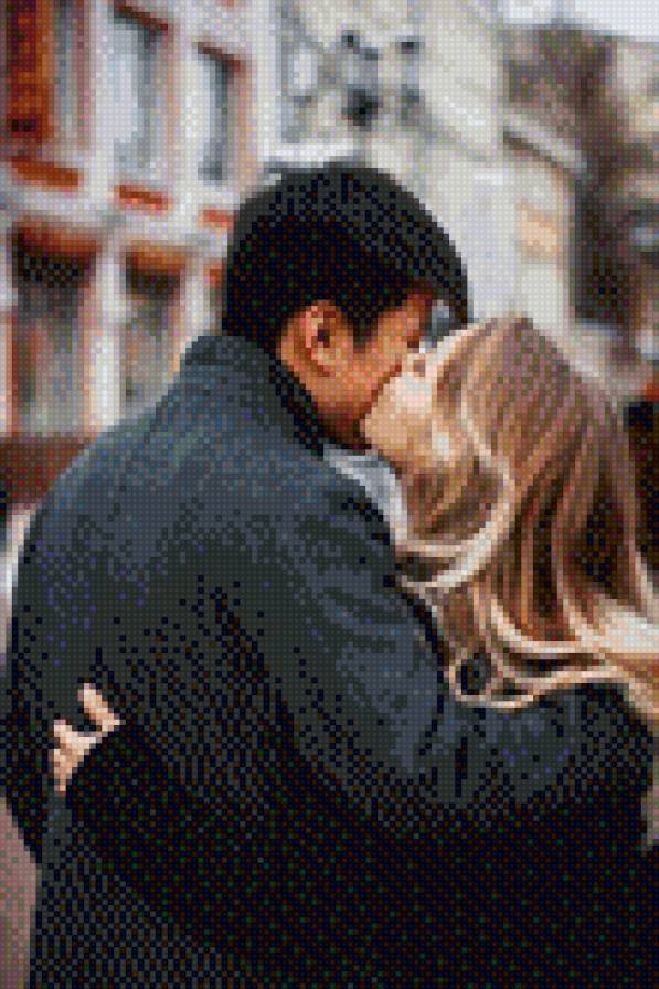 Молодая пара - улица, люди, город - предпросмотр