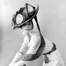 Схема вышивки «Одри Хепберн»