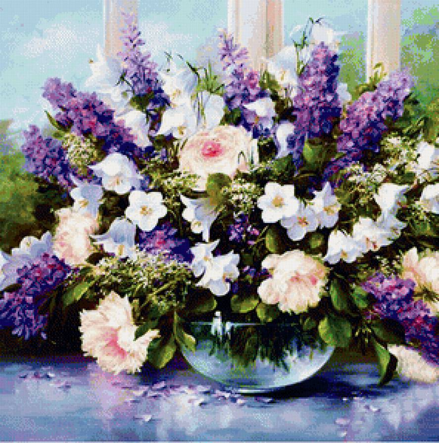 Букет в стеклянной вазе - предпросмотр