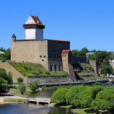 Схема вышивки «Нарвский замок»