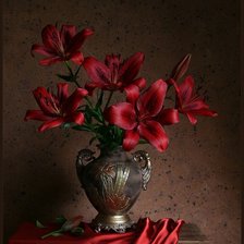 Красные лилии