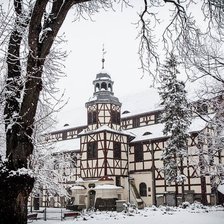 Схема вышивки «зимние зарисовки. Костел Мира в Яворе.»