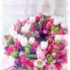 Схема вышивки «тюльпани»