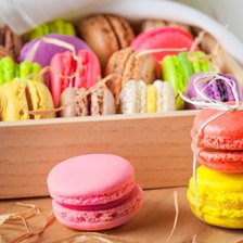 Схема вышивки «макаруны в коробке»