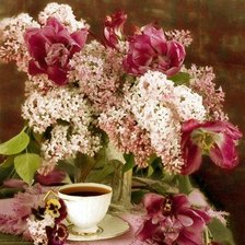 сирень с тюльпанами