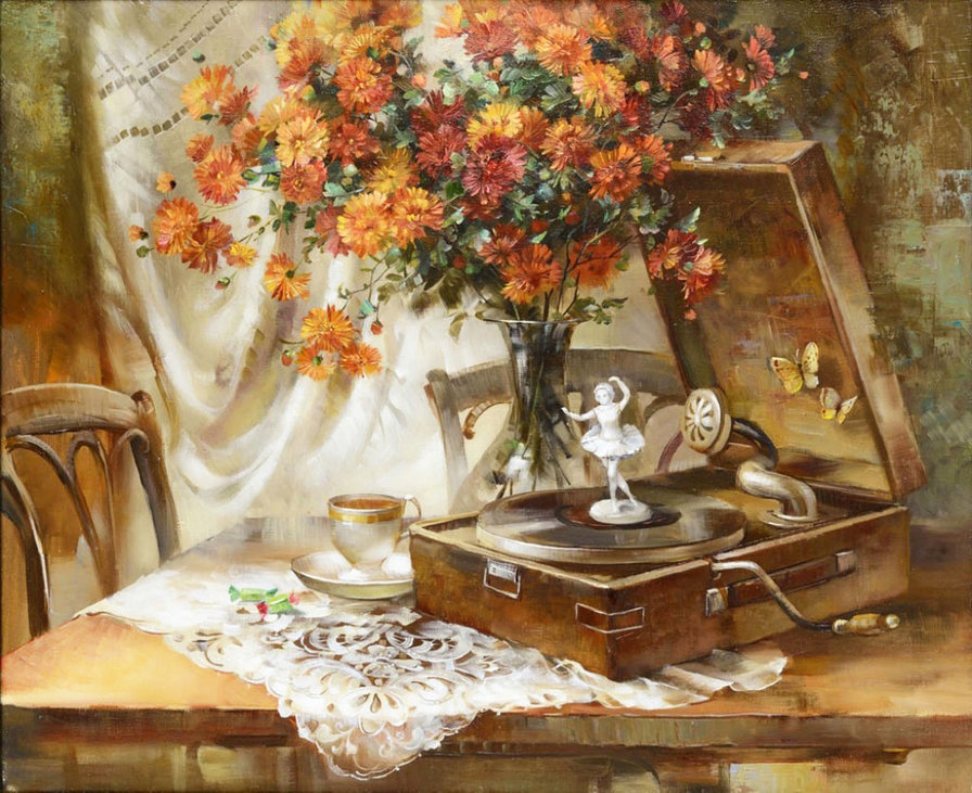 Натюрморт с патефоном - патефон, цветы, цветы в вазе, хризантемы, осенние цветы, натюрморт - оригинал