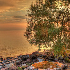 закат на реке