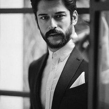 Схема вышивки «Бурак Озчивит»