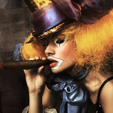 Схема вышивки «девушка клоун»