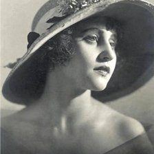 Схема вышивки «Вера Холодная»