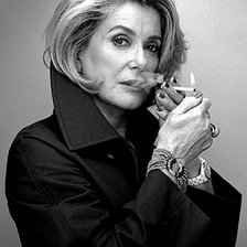 Схема вышивки «Катрин Денев»