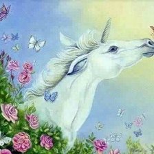 unicornio con rosas y mariposas