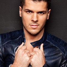 Схема вышивки «mickael carreira»