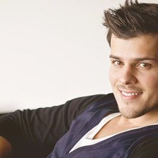 Схема вышивки «mickael carreira»