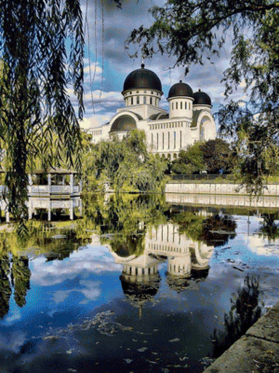 храм с отражением - река, храм, собор, церковь - предпросмотр