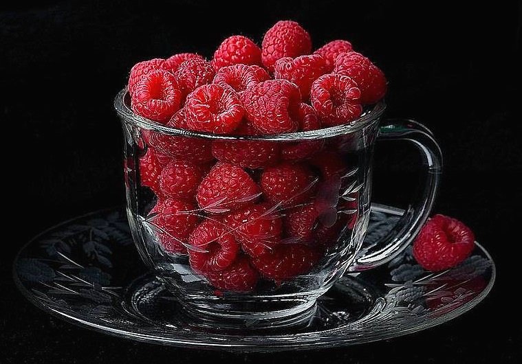 "ягода малина нас к себе манила..." - ягоды, малина, натюрморт - оригинал