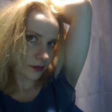 Схема вышивки «Девушка в синем»