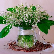 Схема вышивки «ландыш в стакане»