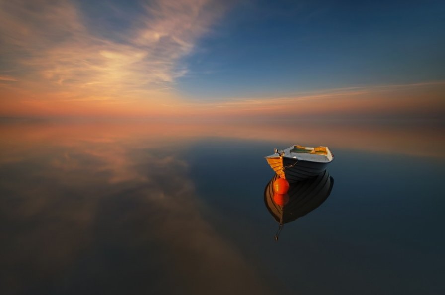 Лодка - лодка на море - оригинал