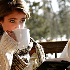 Девушка с книгой