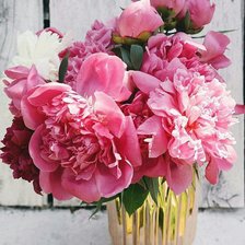 Схема вышивки «Букет пионов»