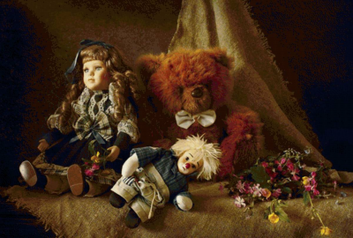 Натюрморт из старых игрушек. - мишка, девочка, детство, кукла - предпросмотр
