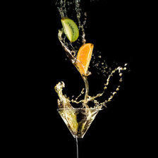 Схема вышивки «натюрморт бокал и фрукты»