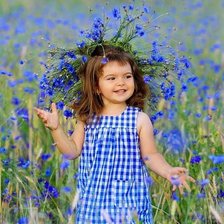 Схема вышивки «Девочка и васильки»