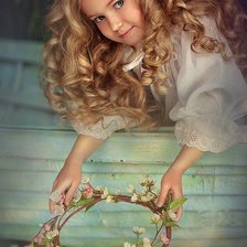 Кудрявая девочка