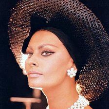 Схема вышивки «СОФИ ЛОРЕН»