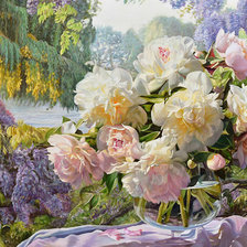 Пионы в саду.