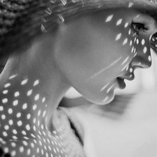 Схема вышивки «Девушка под солнцем»