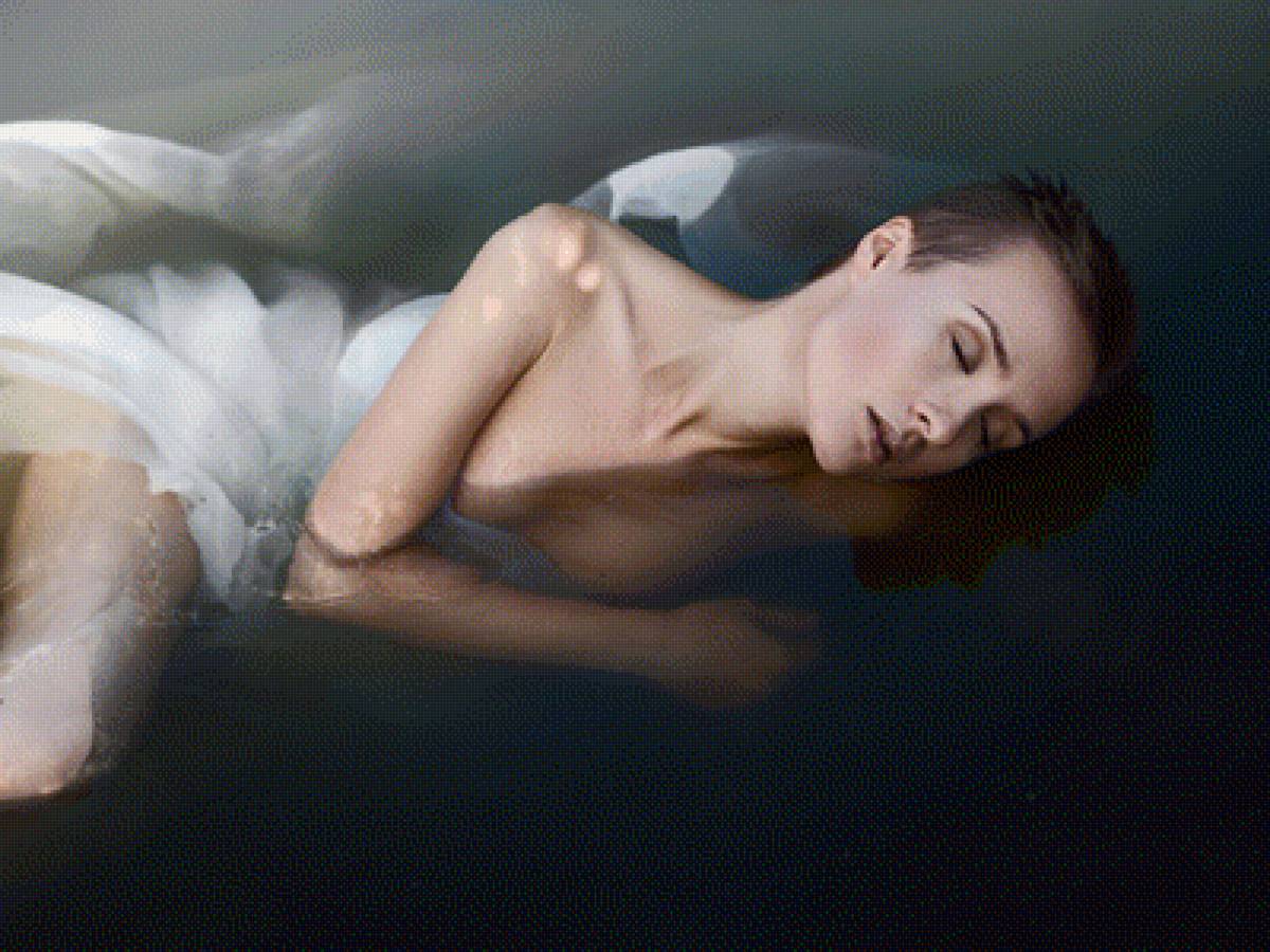 Девушка в воде - девушка в воде, спокойствие, купильщица, расслабление - предпросмотр