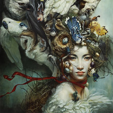 Японка с птицами на голове