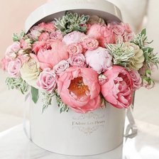 Схема вышивки «букет в коробке»