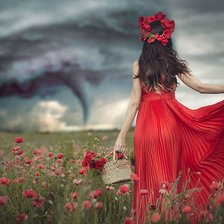 Схема вышивки «Девушка в красном»